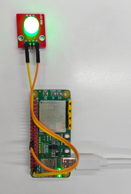 初学者视角体验：【BG95开发板】几行代码点亮LED灯！